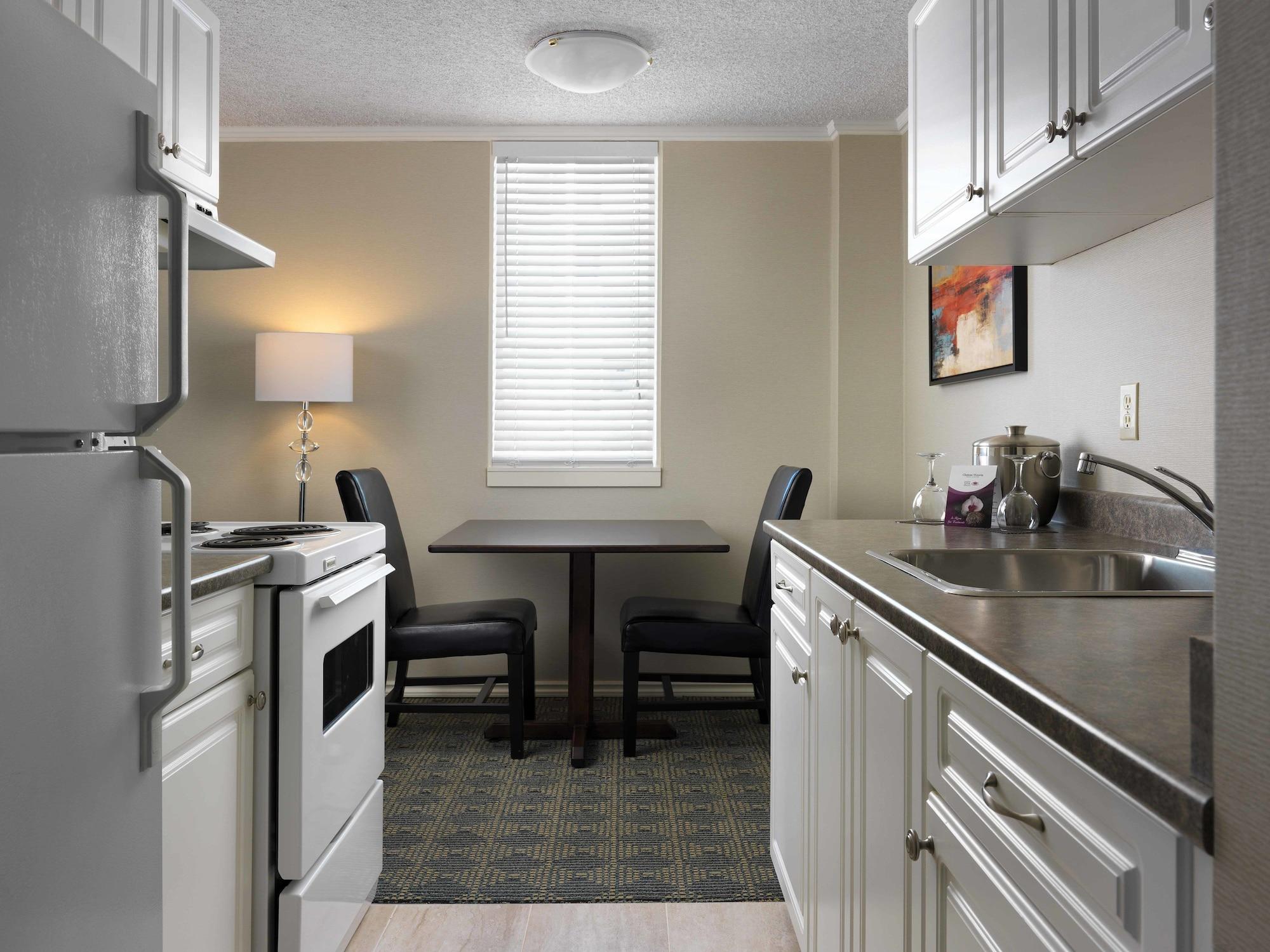 Chateau Hotel&suites Hotel 4*